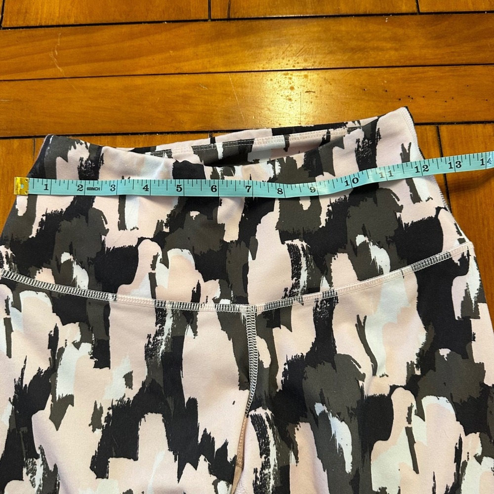 The North Face Womens FlashDry Pink Abstract Camo Cropped Leggings Size S Small - Picture 7 of 8